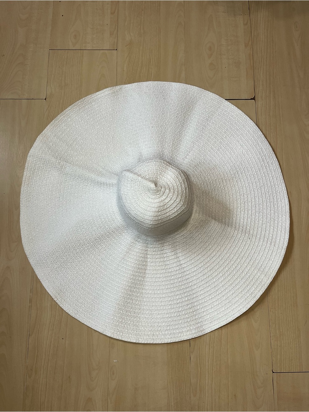 Elegant White Wide-Brim Sun Hat for Women